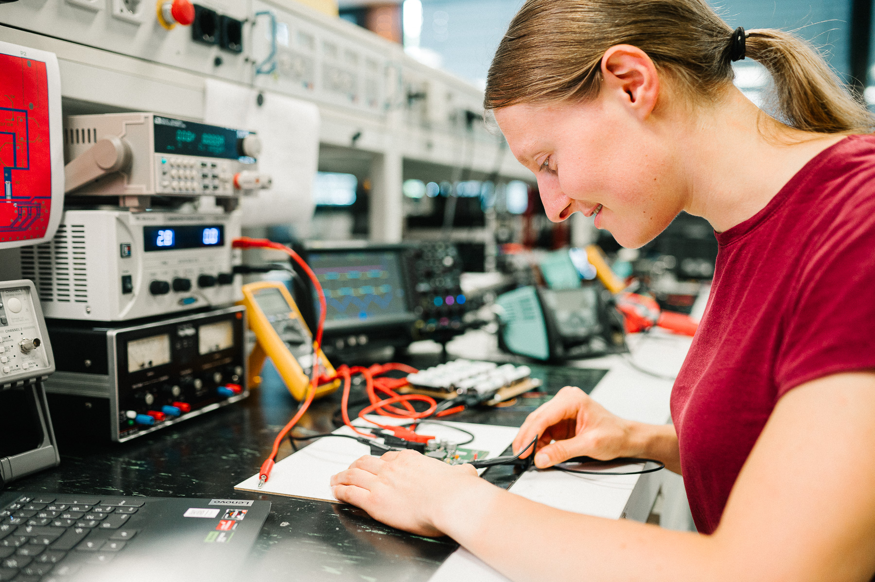 Studentin im Labor.