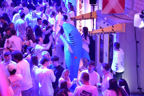 Die 26. Auflage der CaIPi-Night an der Hochschule Reutlingen stand in diesem Semester ganz im Zeichen des Mottos „All White“.